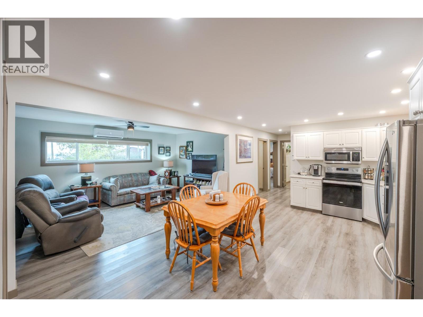 1418 FAIRVIEW Road, Oliver