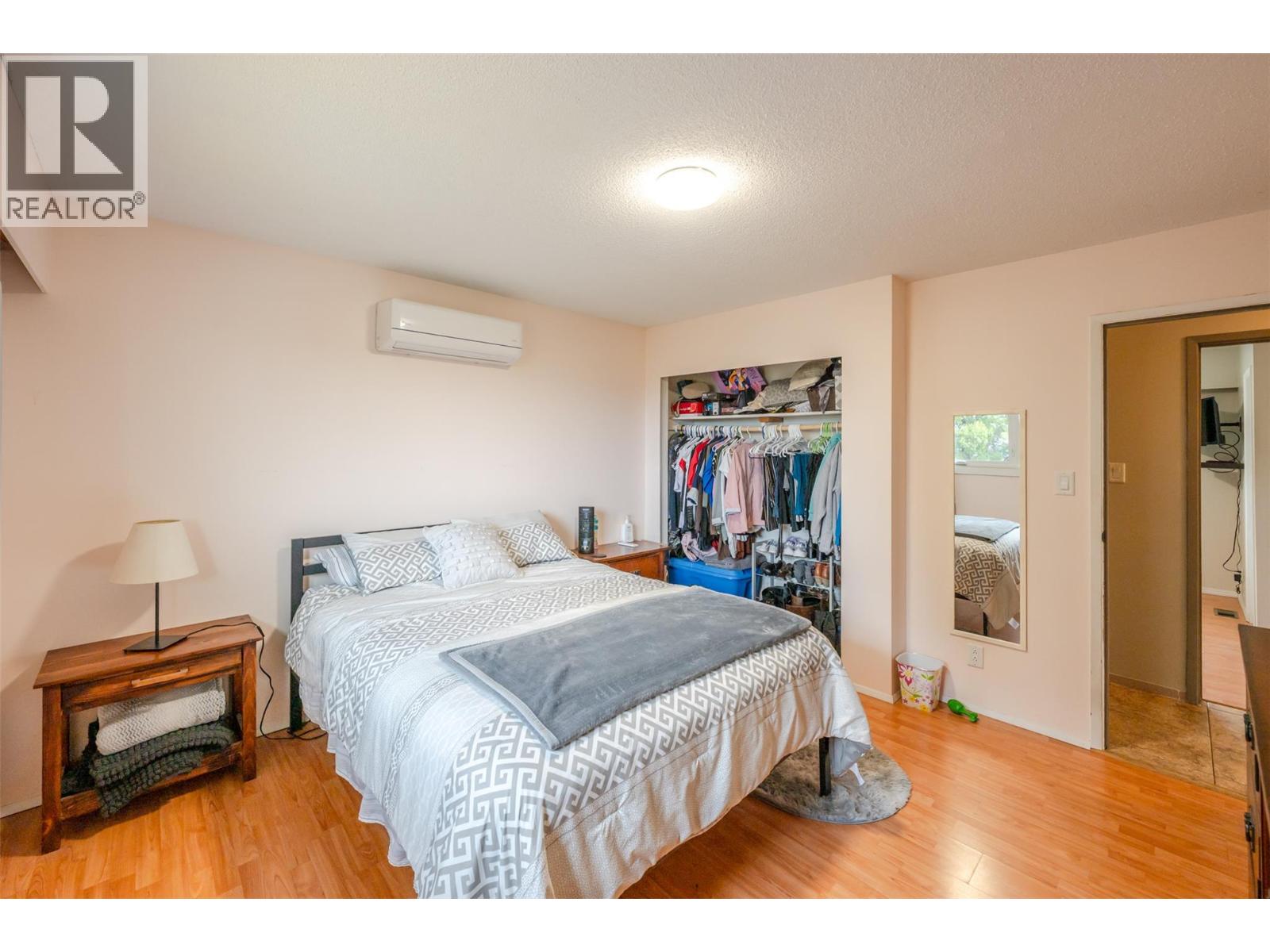 1418 FAIRVIEW Road, Oliver