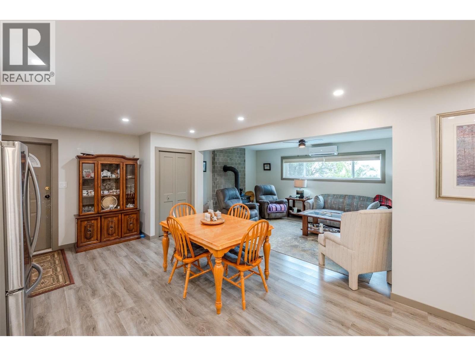 1418 FAIRVIEW Road, Oliver