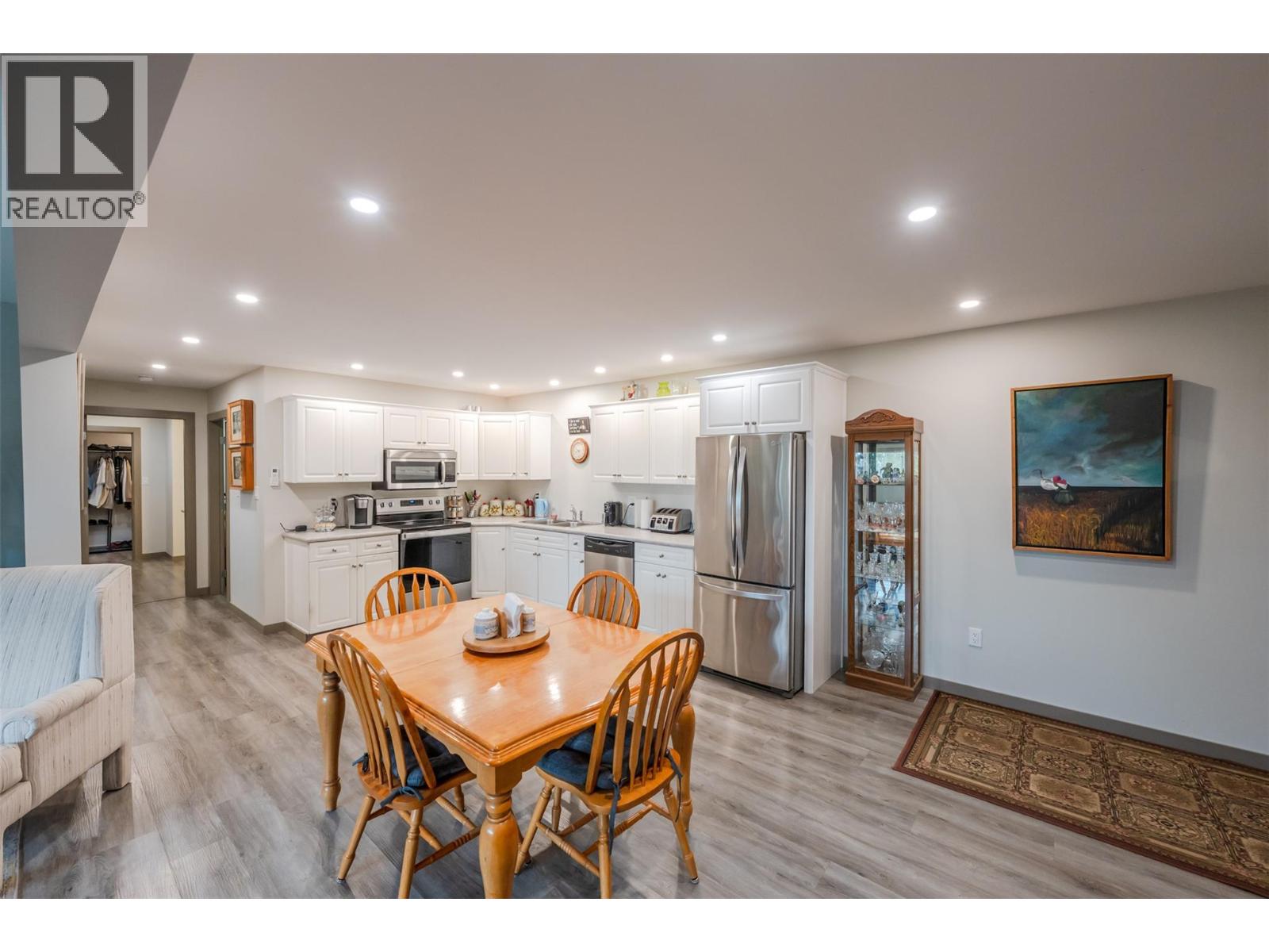 1418 FAIRVIEW Road, Oliver