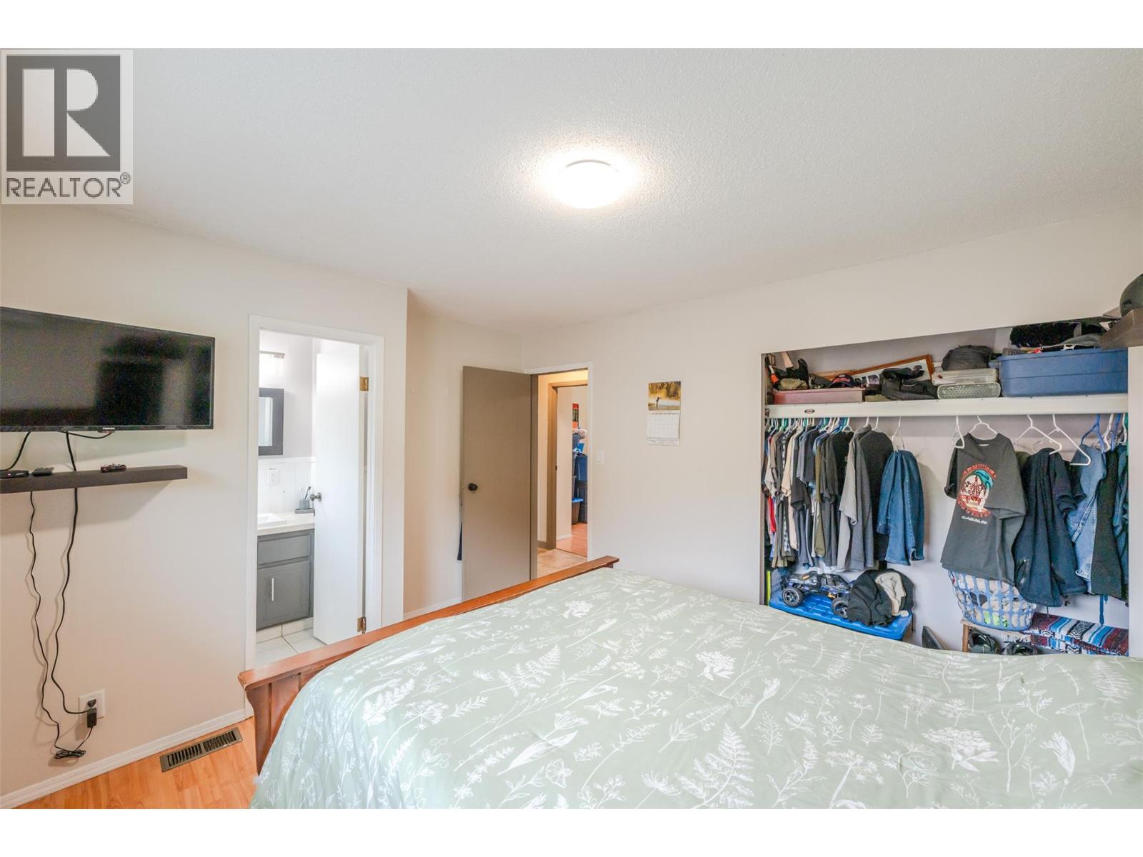 1418 FAIRVIEW Road, Oliver