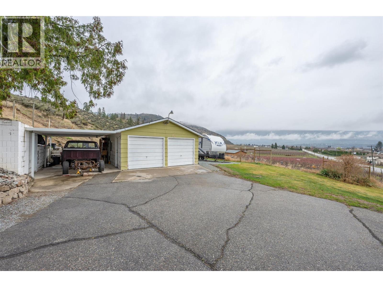 1418 FAIRVIEW Road, Oliver