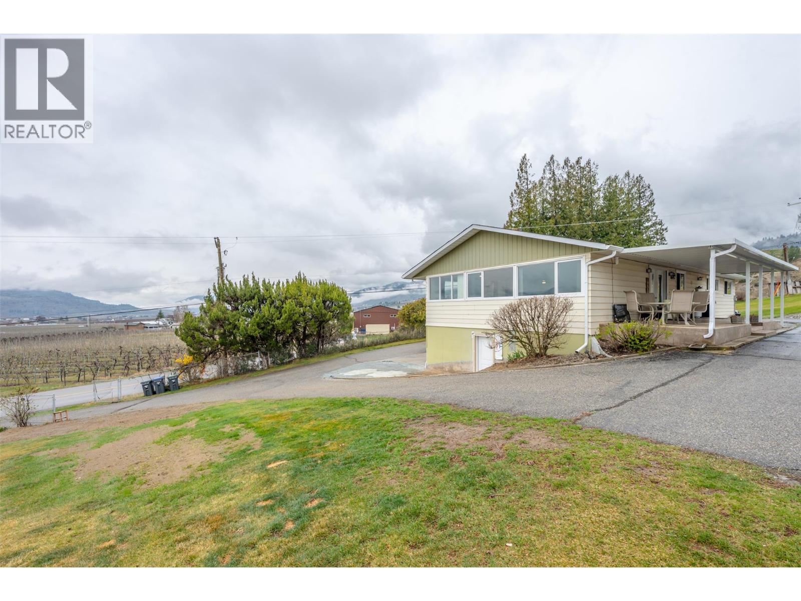 1418 FAIRVIEW Road, Oliver