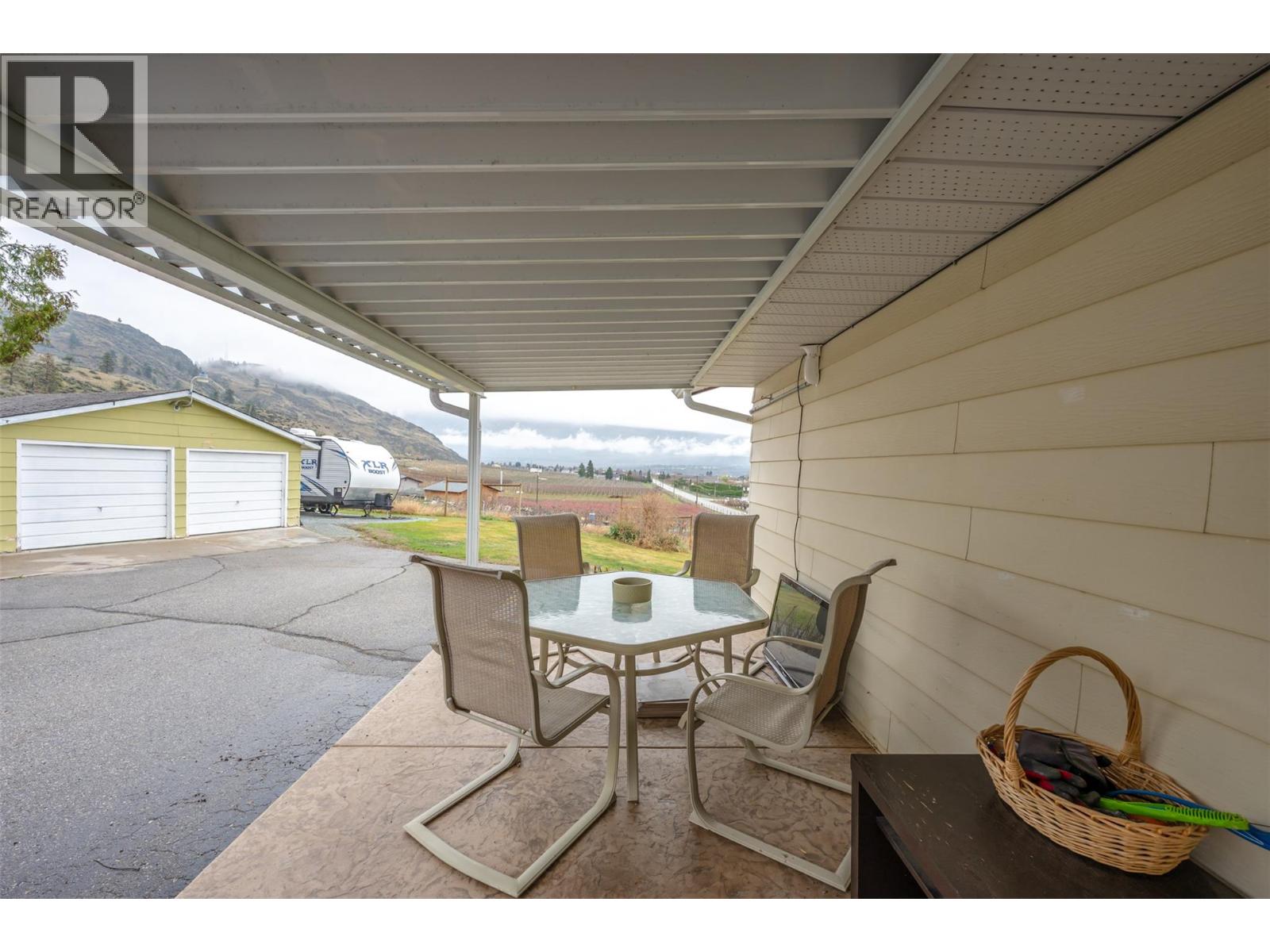 1418 FAIRVIEW Road, Oliver