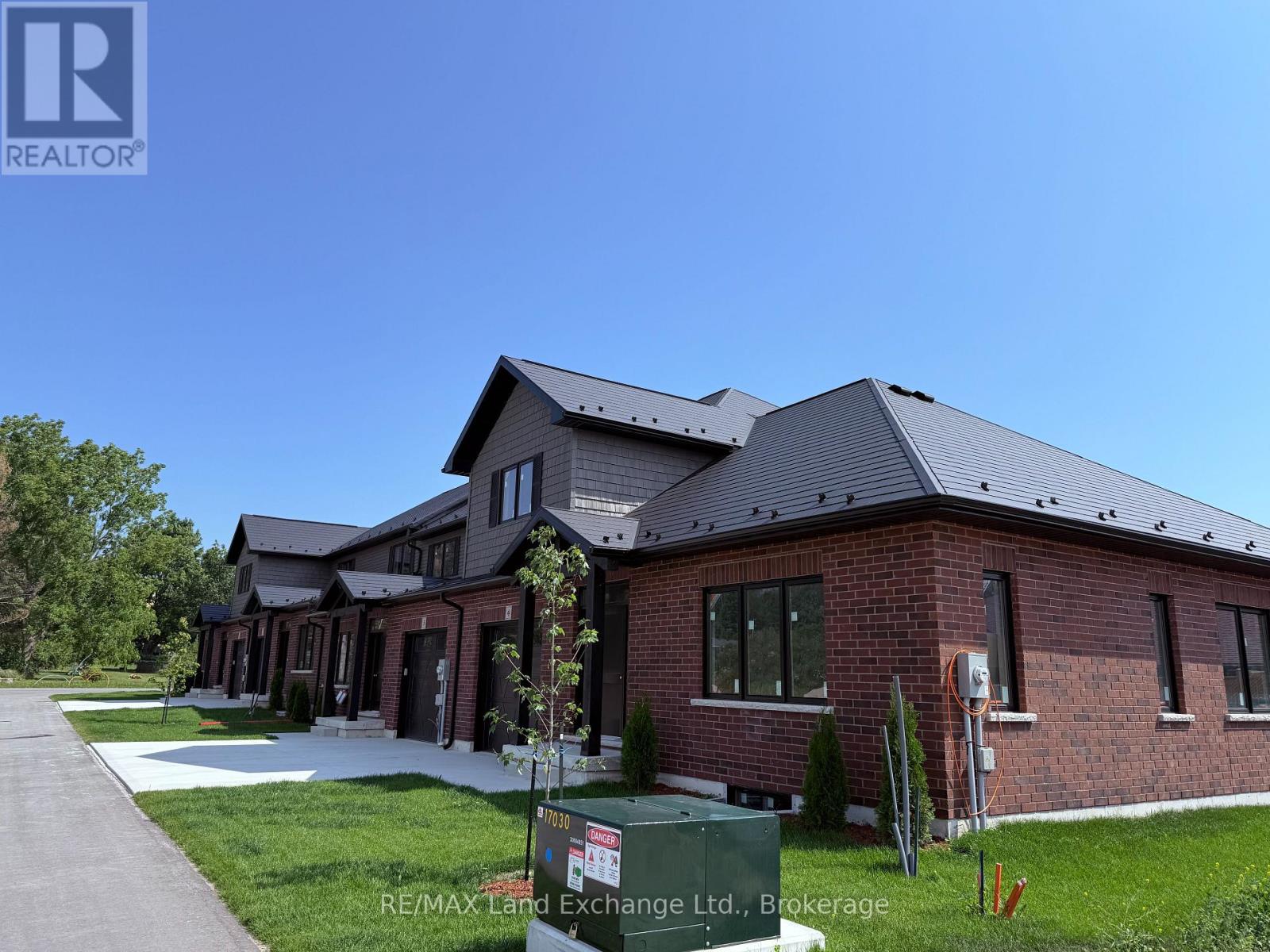#UNIT 4 8 GOLF LINKS ROAD - 2