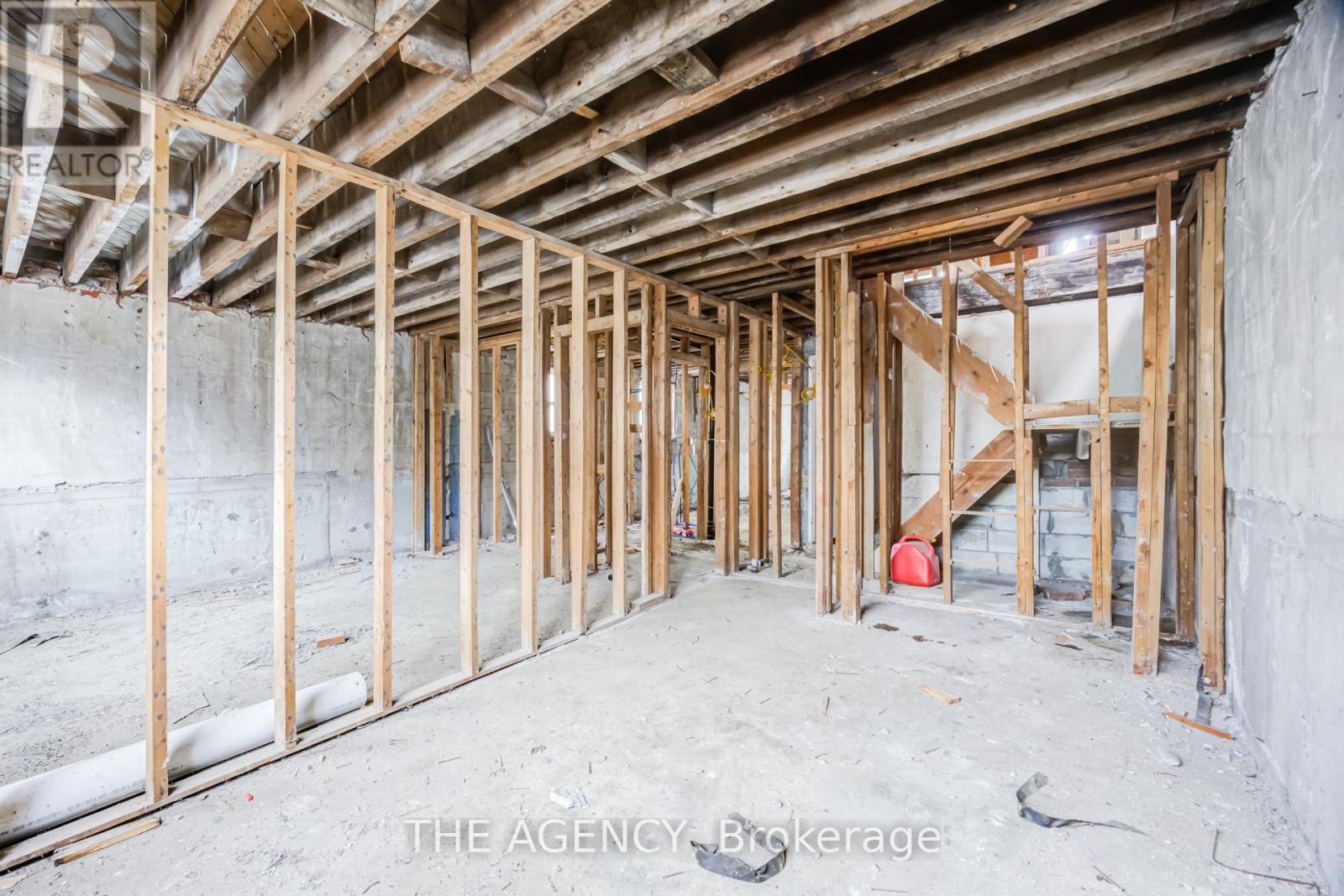 374 ATLAS AVENUE - 27