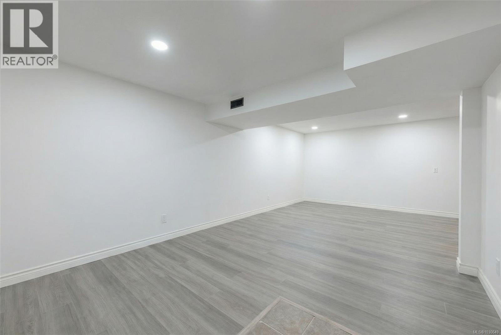 3775 Maitland St - 36