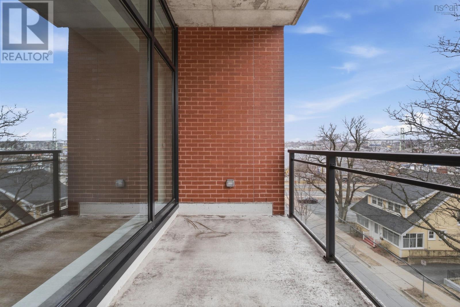 #305 25 ALDERNEY DRIVE - 30