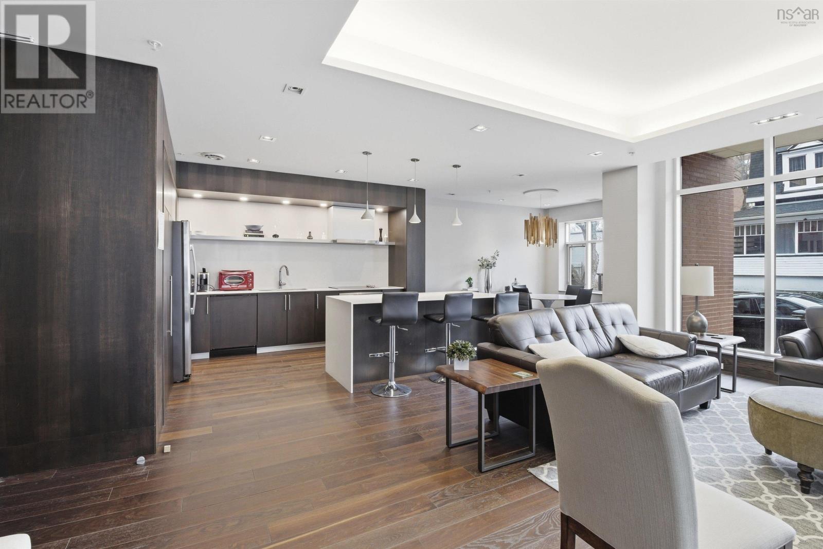 #305 25 ALDERNEY DRIVE - 43