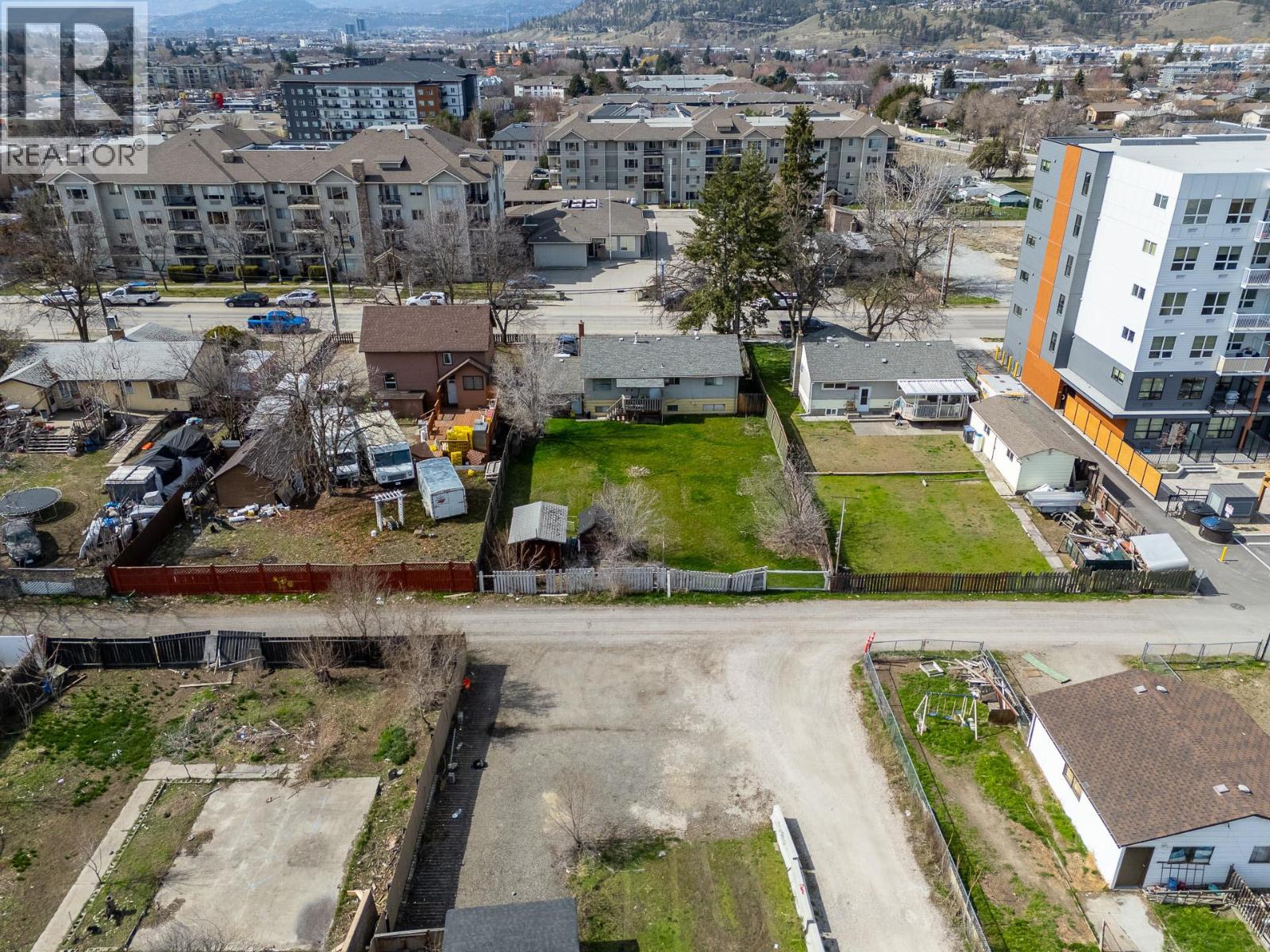 225 DOUGALL ROAD N - 15