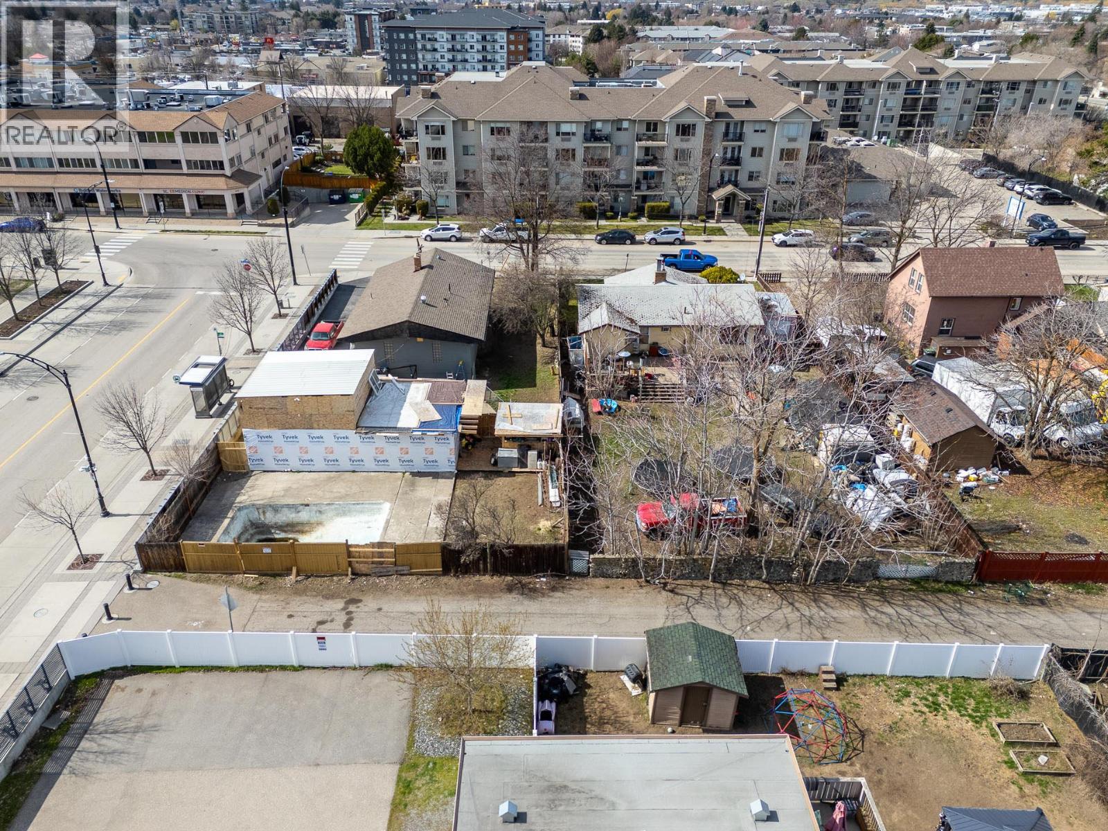 235 DOUGALL ROAD N - 14