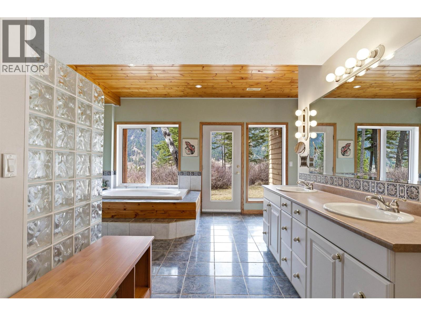 3028 DE SOUS MOUNTAIN ROAD - 33