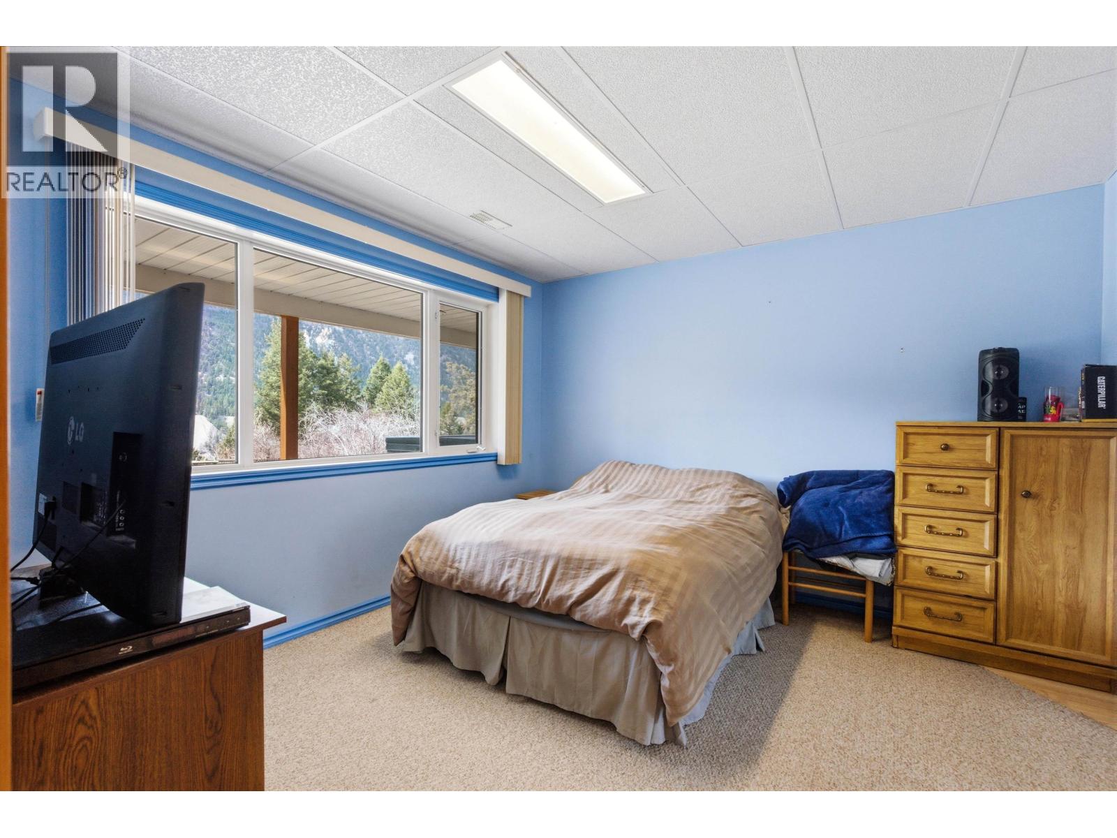 3028 DE SOUS MOUNTAIN ROAD - 35