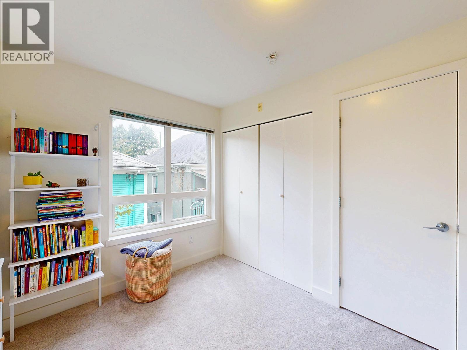 101 1672 E PENDER STREET, Vancouver