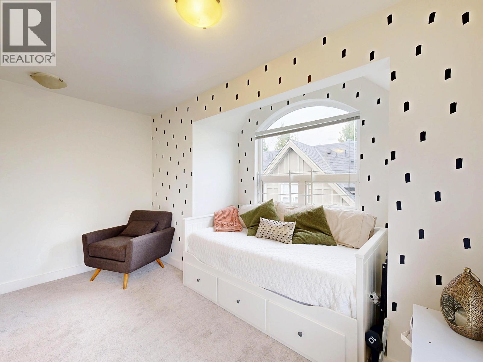 101 1672 E PENDER STREET, Vancouver