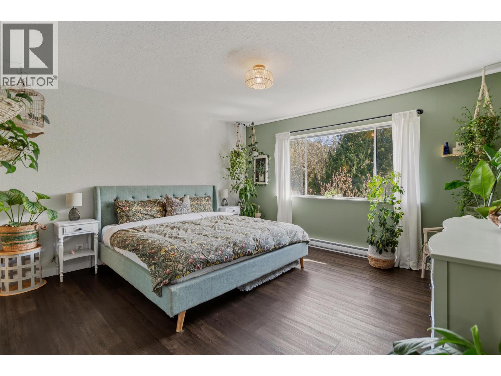 5549 SANS SOUCI ROAD, Halfmoon Bay