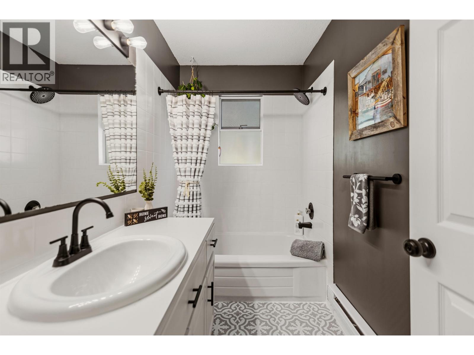 5549 SANS SOUCI ROAD, Halfmoon Bay