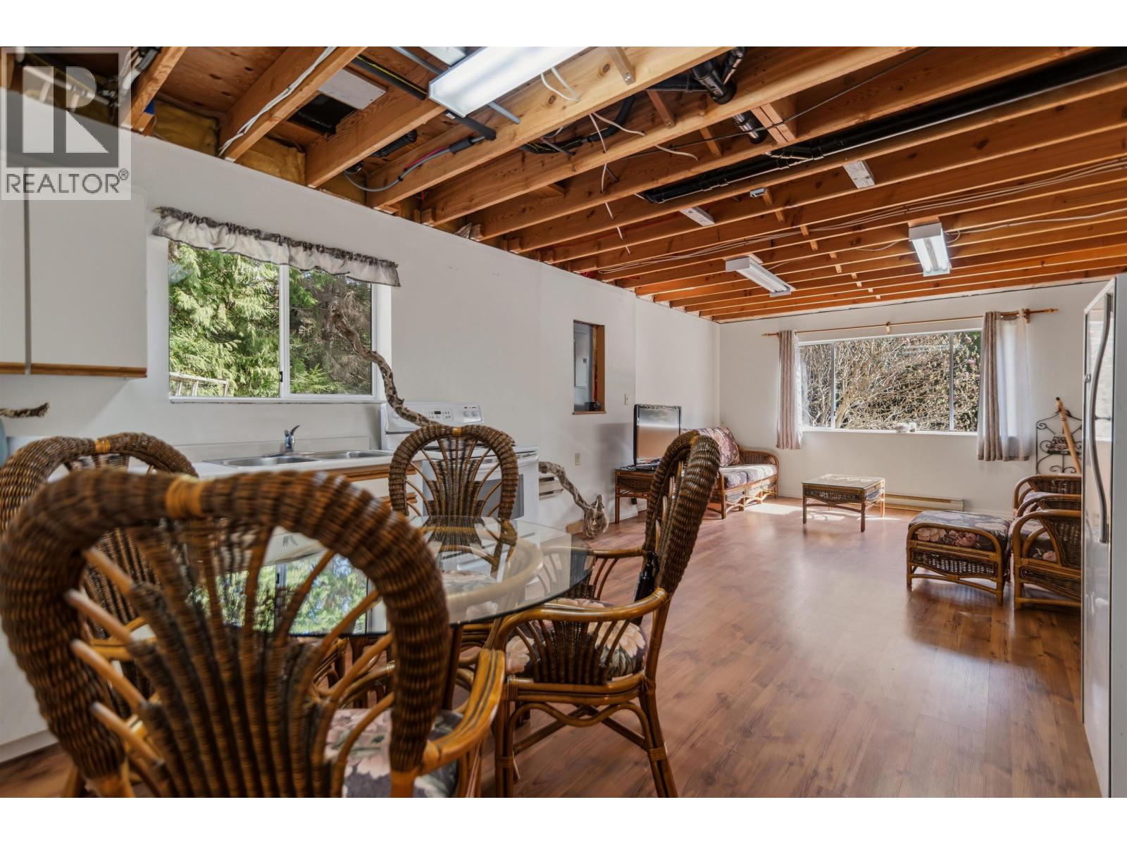 5549 SANS SOUCI ROAD, Halfmoon Bay