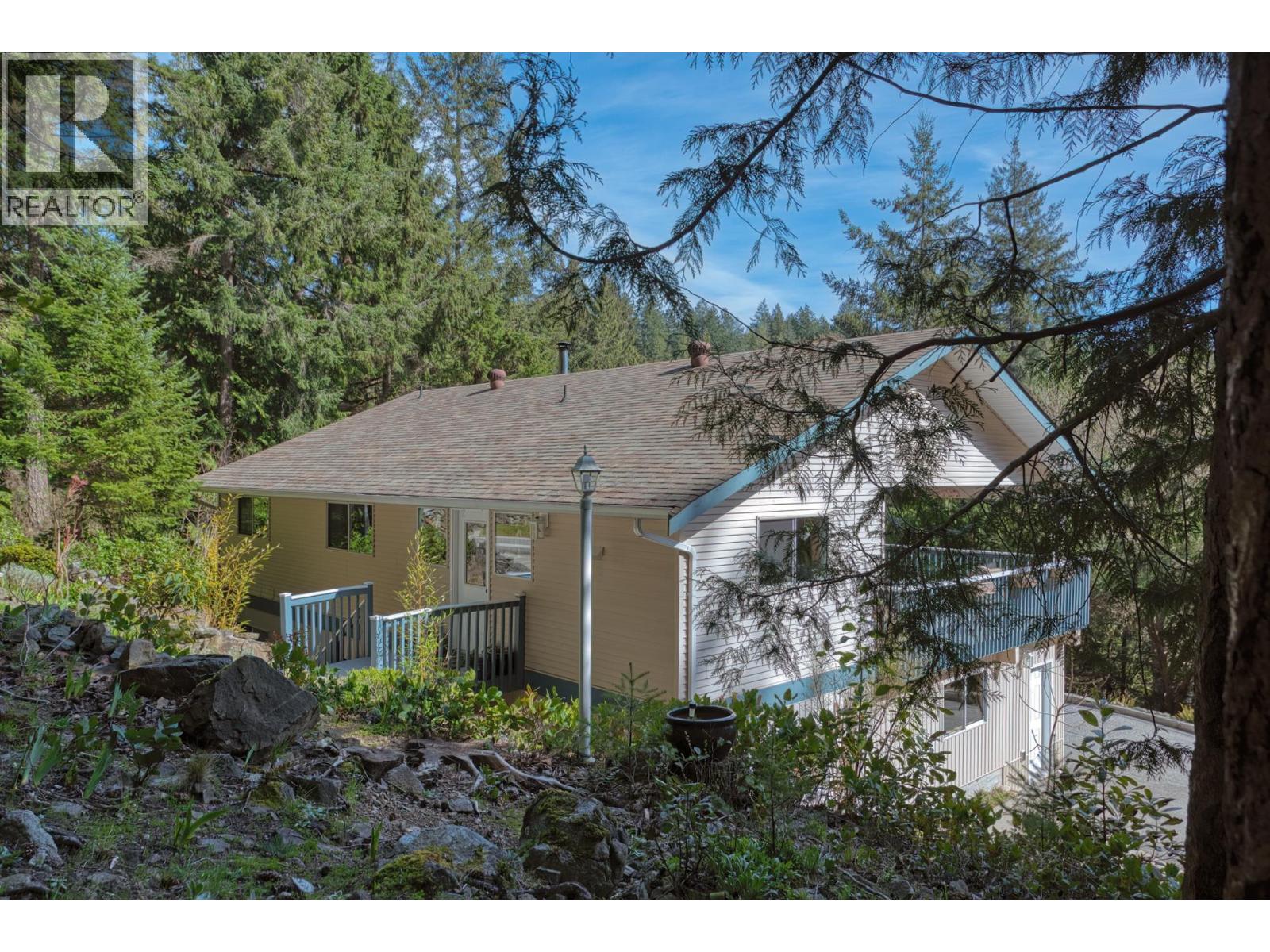 5549 SANS SOUCI ROAD, Halfmoon Bay