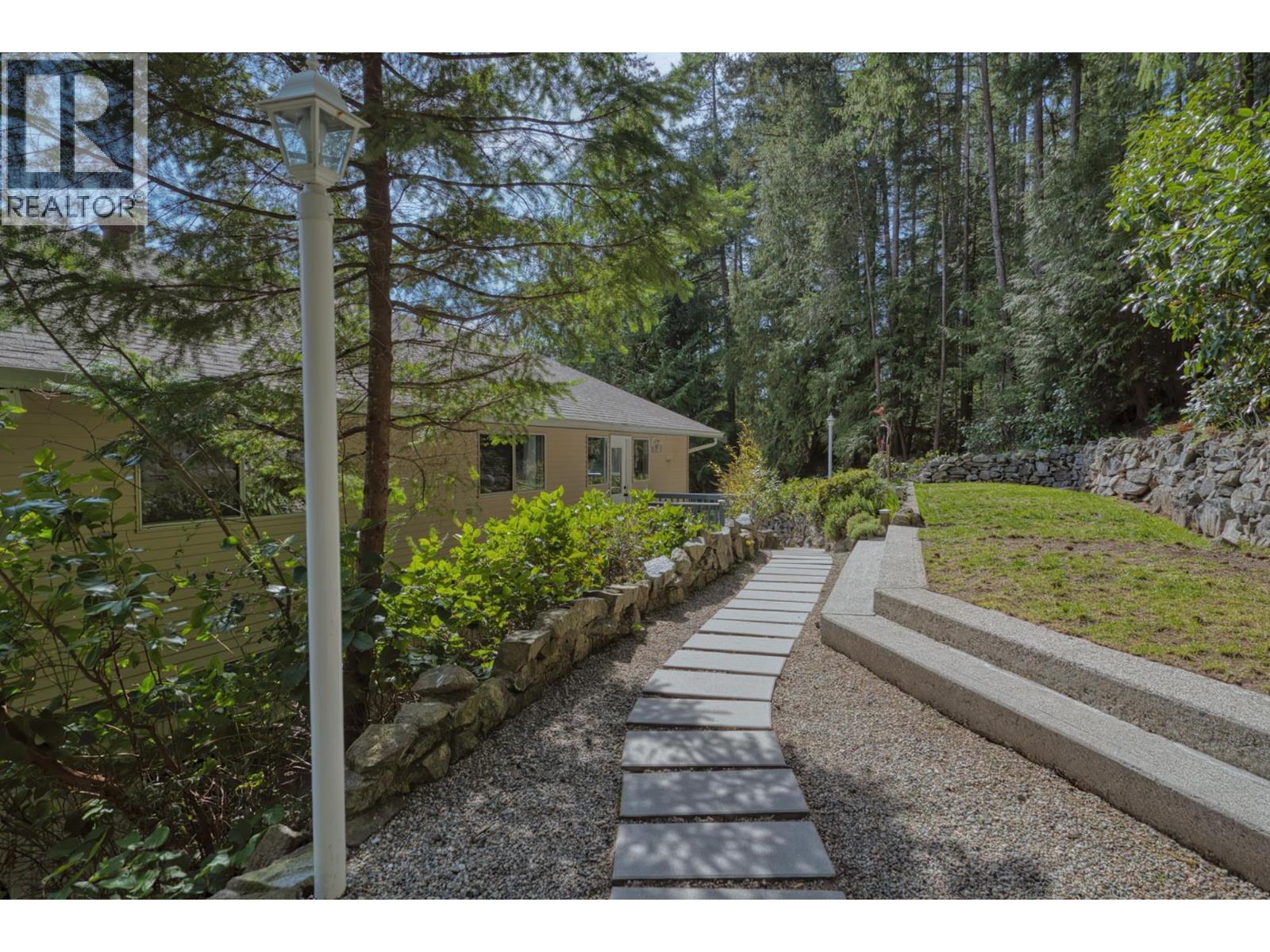 5549 SANS SOUCI ROAD, Halfmoon Bay