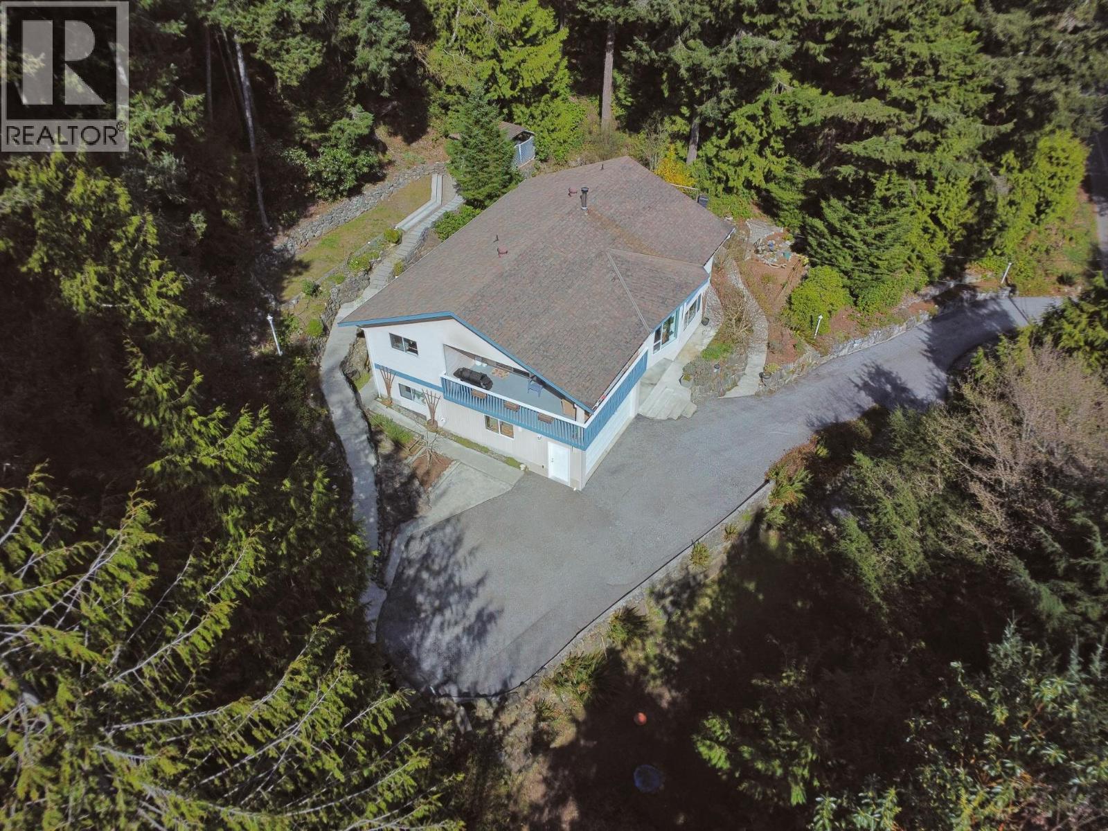 5549 SANS SOUCI ROAD, Halfmoon Bay