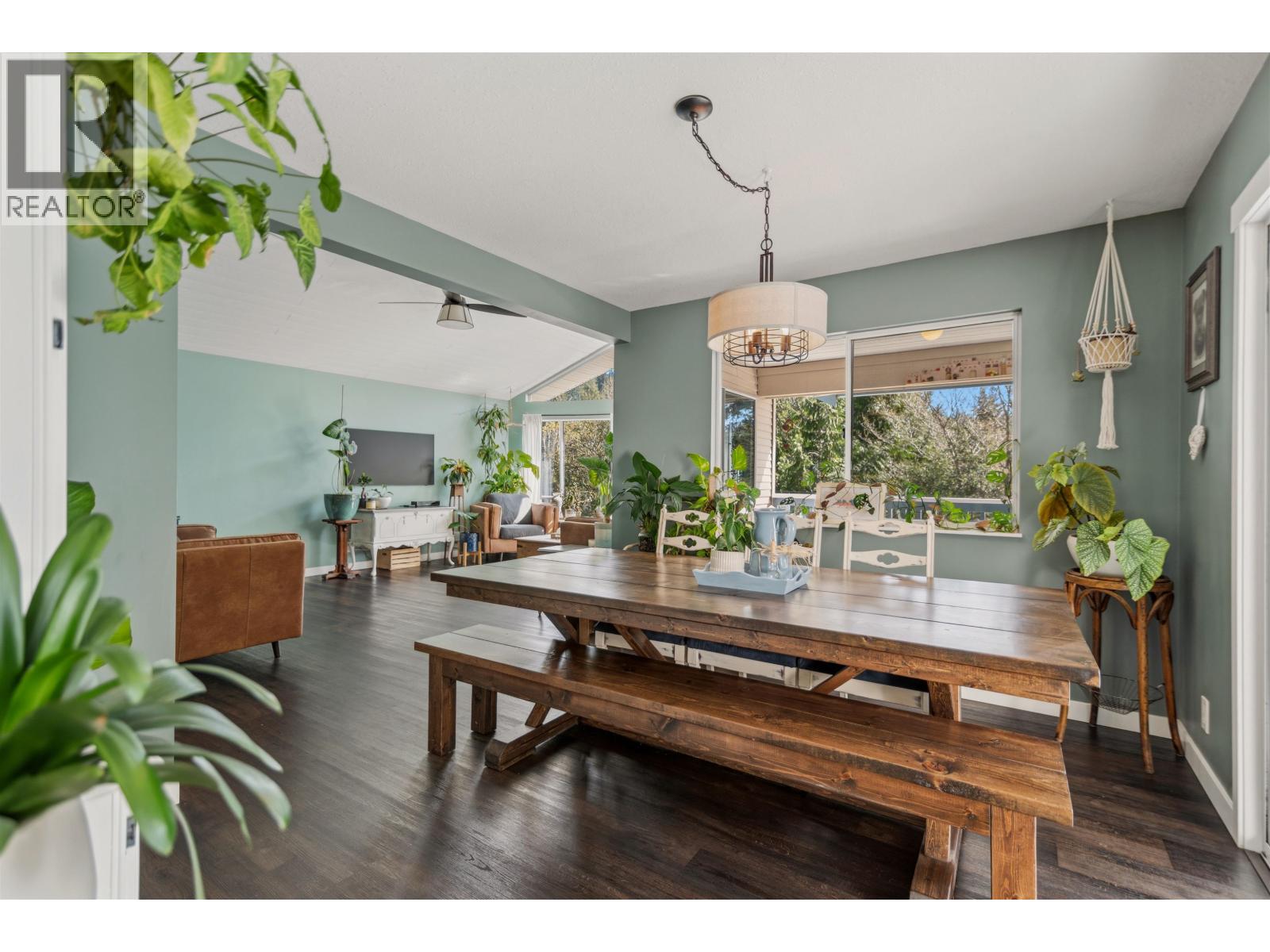 5549 SANS SOUCI ROAD, Halfmoon Bay