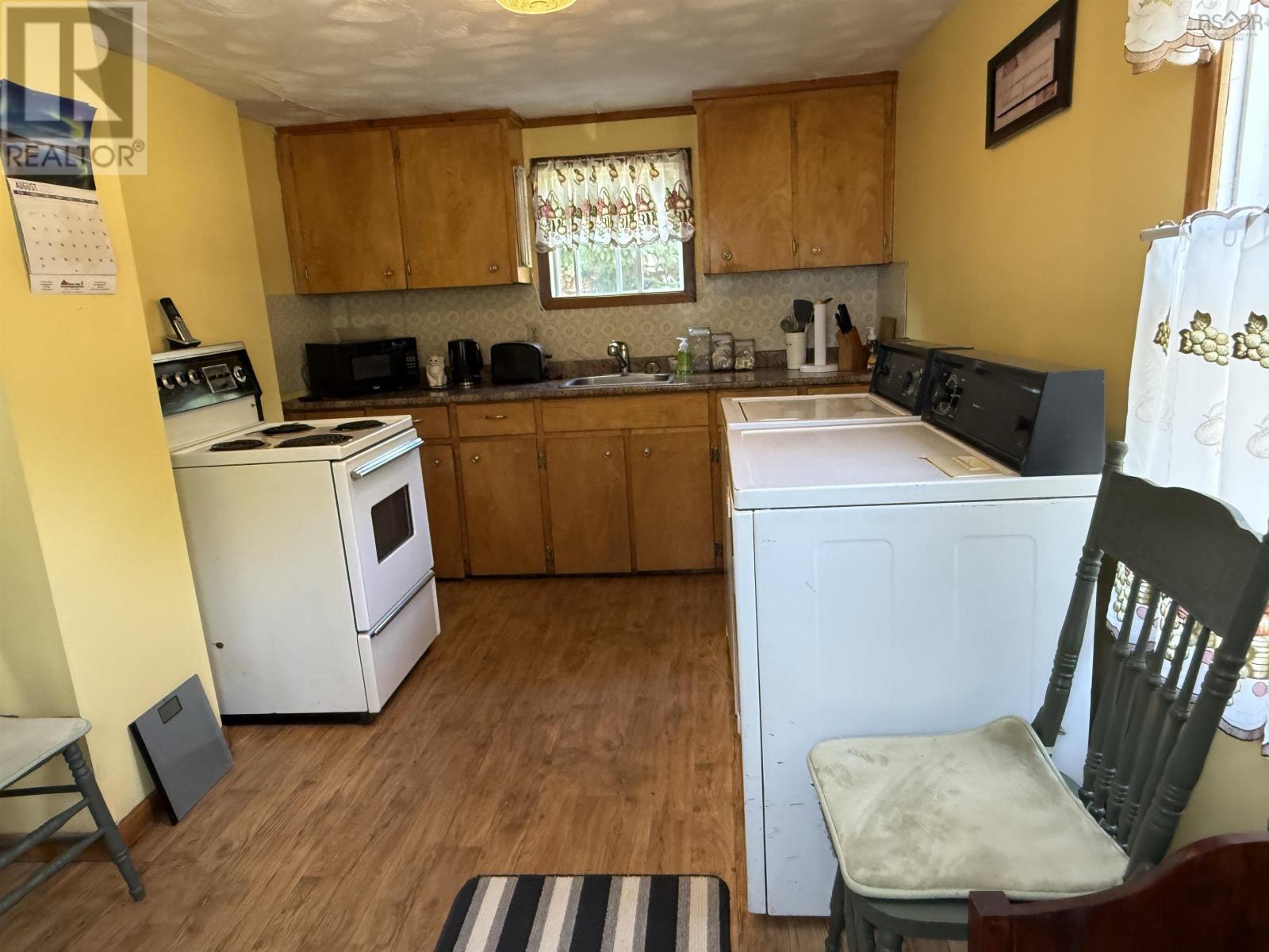 Property 46 of 49 of 473 Willow Avenue