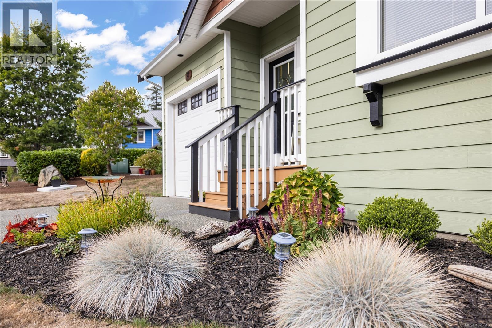 8 Newstead Cres, View Royal