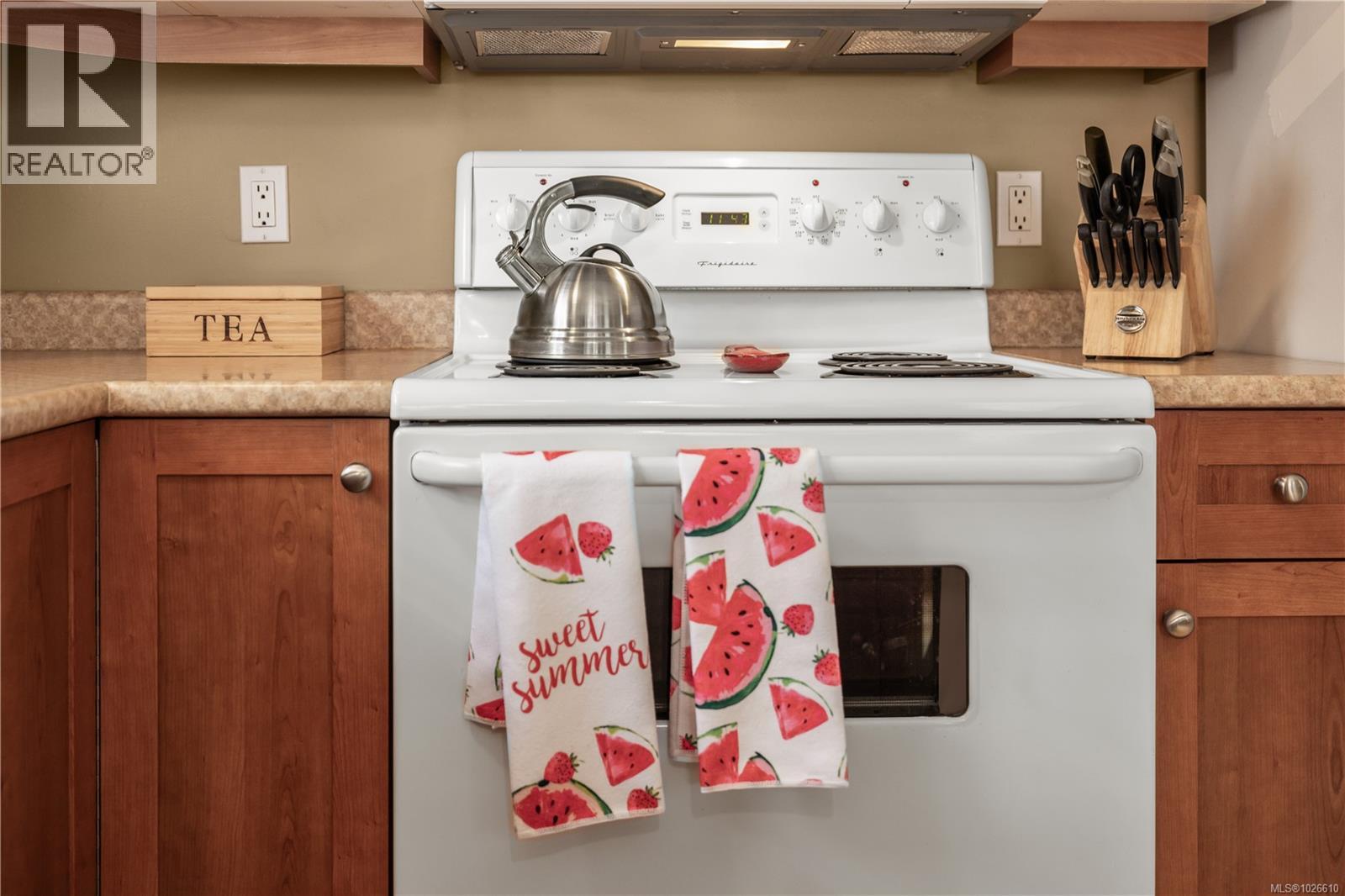 8 Newstead Cres, View Royal