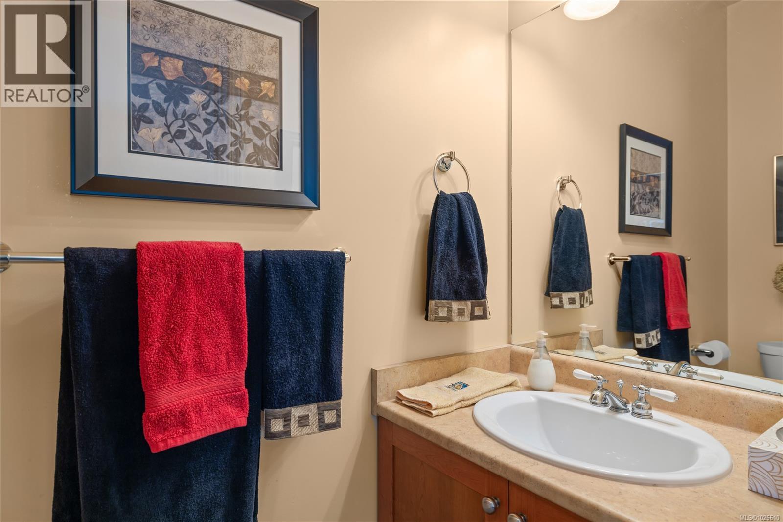 8 Newstead Cres, View Royal