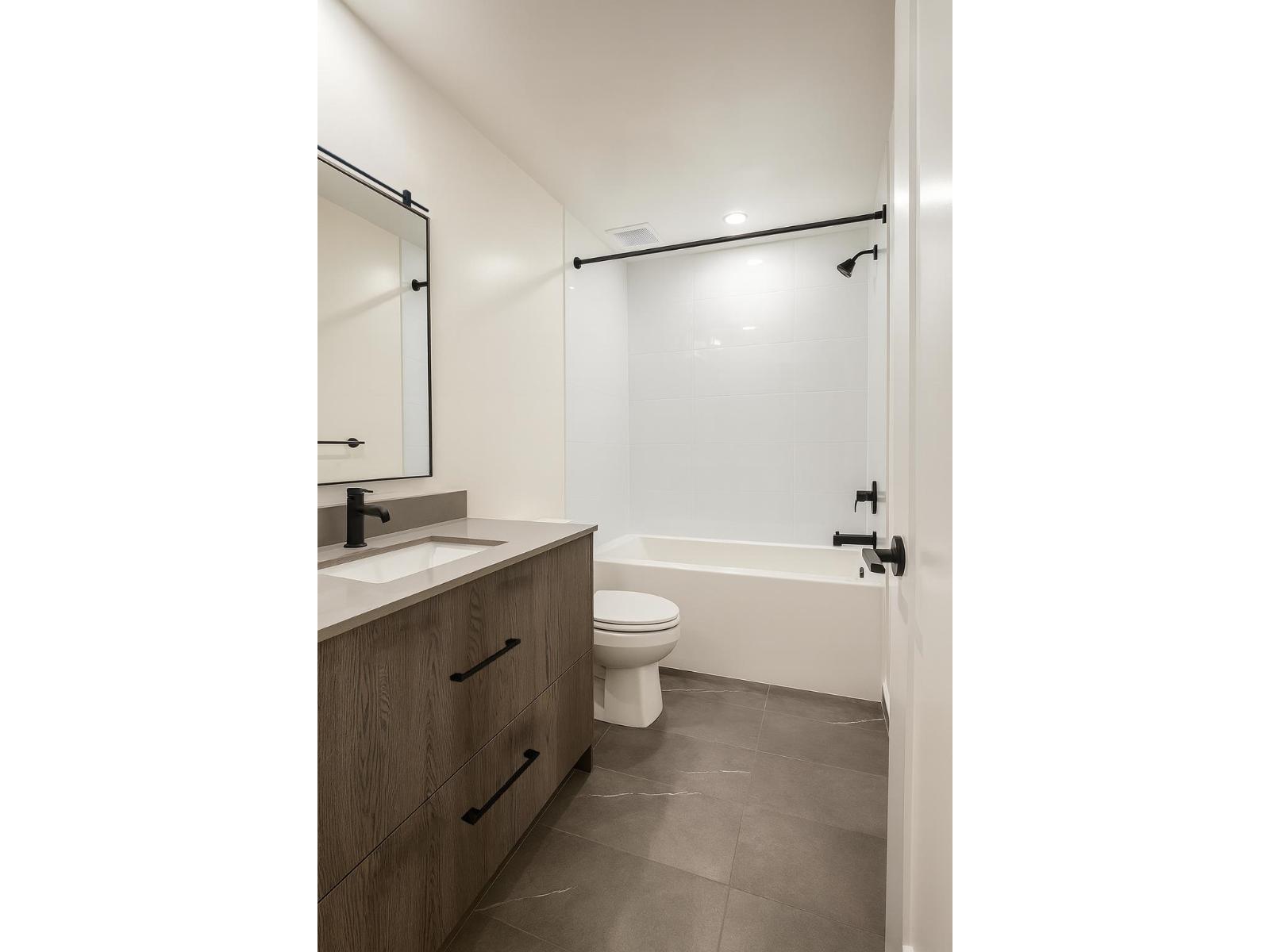 407 27215 ALDERGROVE TOWN CENTRE DRIVE, Langley