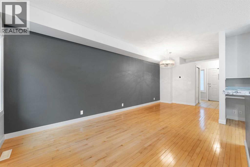 Single Family House for Sale in    Avenue SW South Calgary Calgary 