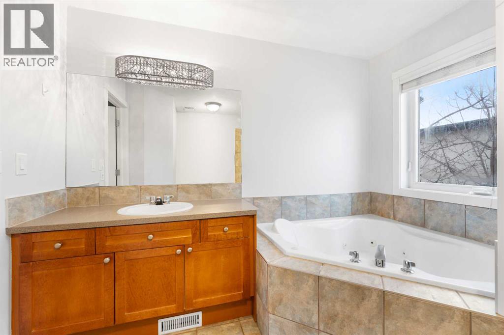 Single Family House for Sale in    Avenue SW South Calgary Calgary 