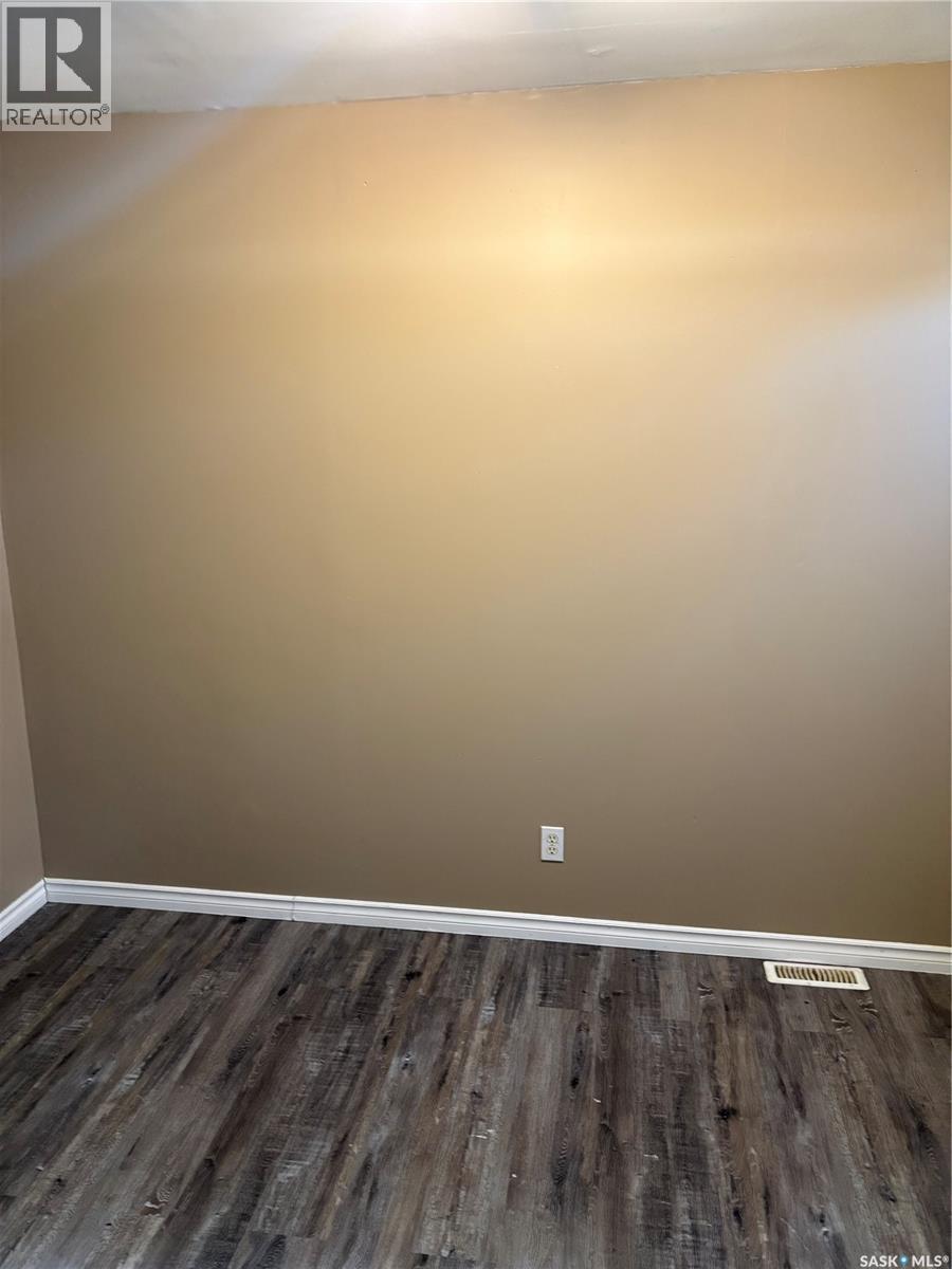 #1212-1216 Rae STREET - 3