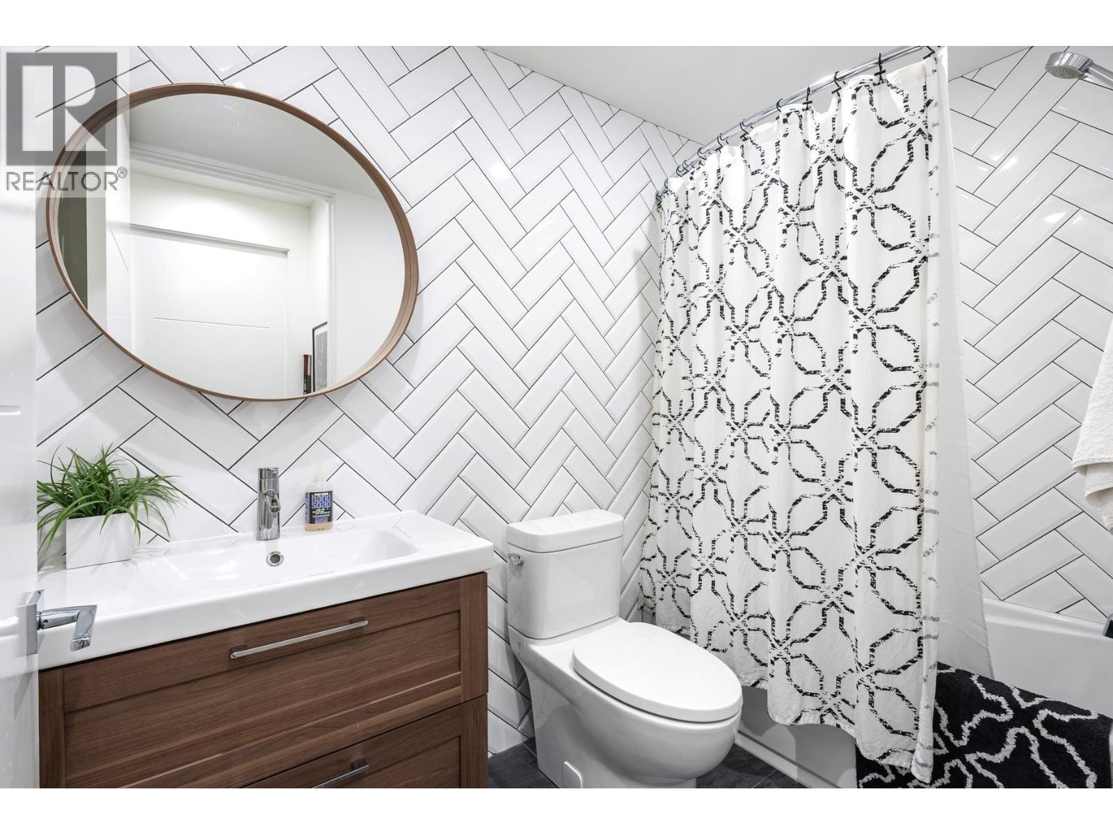 492 Knowles Road, Kelowna