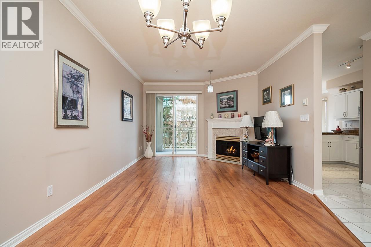 313 3098 GUILDFORD WAY, Coquitlam