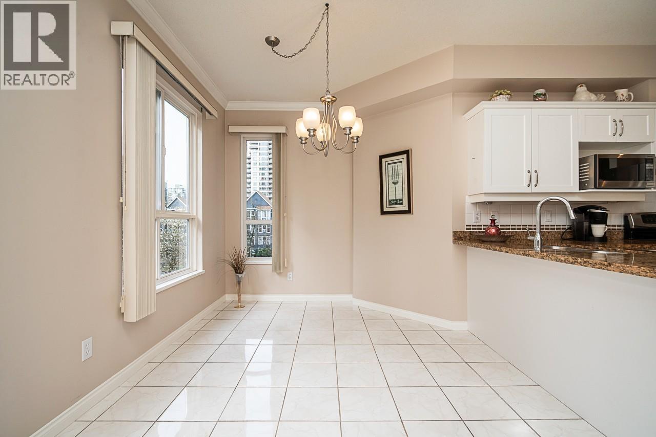 313 3098 GUILDFORD WAY, Coquitlam