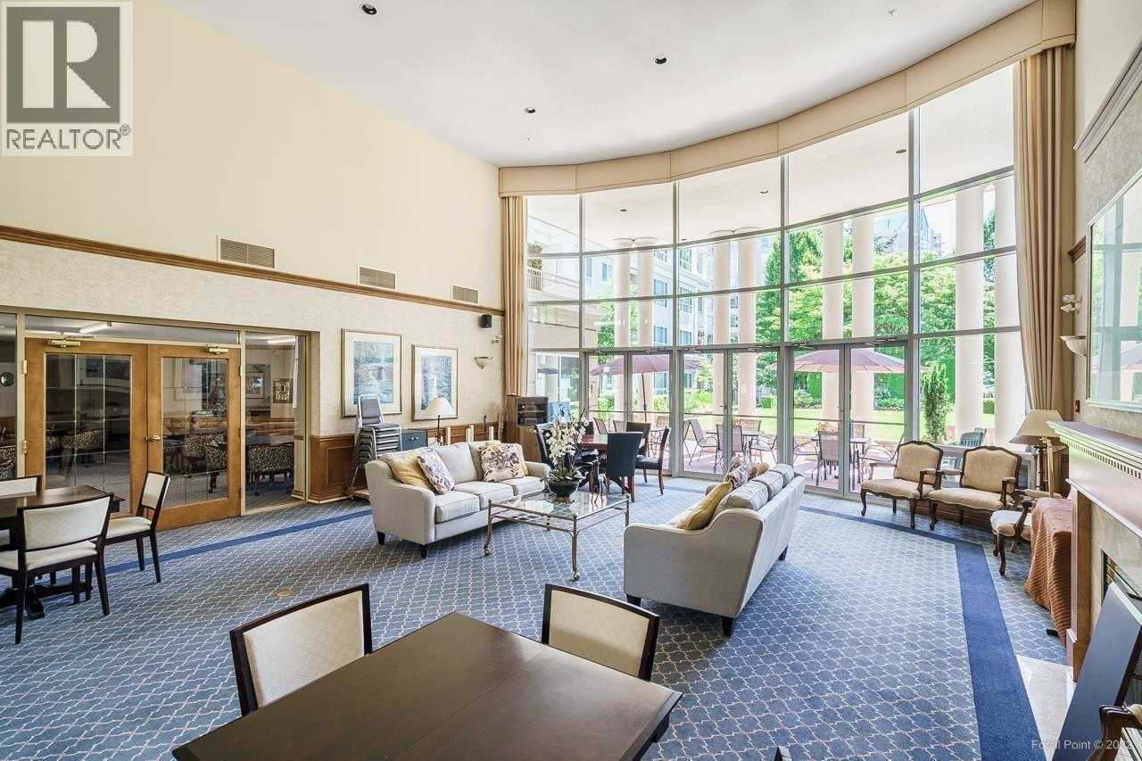 313 3098 GUILDFORD WAY, Coquitlam