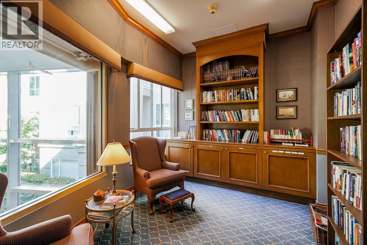 313 3098 GUILDFORD WAY, Coquitlam