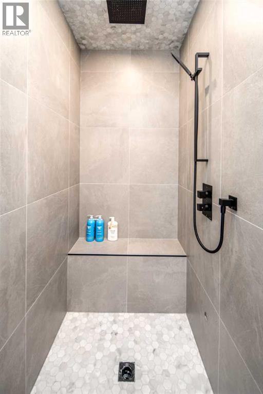 Single Family House for Sale in   Avenue NE Renfrew Calgary 