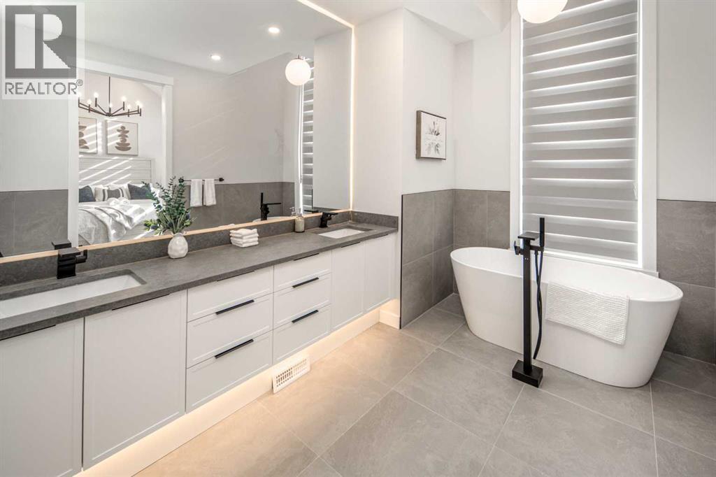 Single Family House for Sale in   Avenue NE Renfrew Calgary 