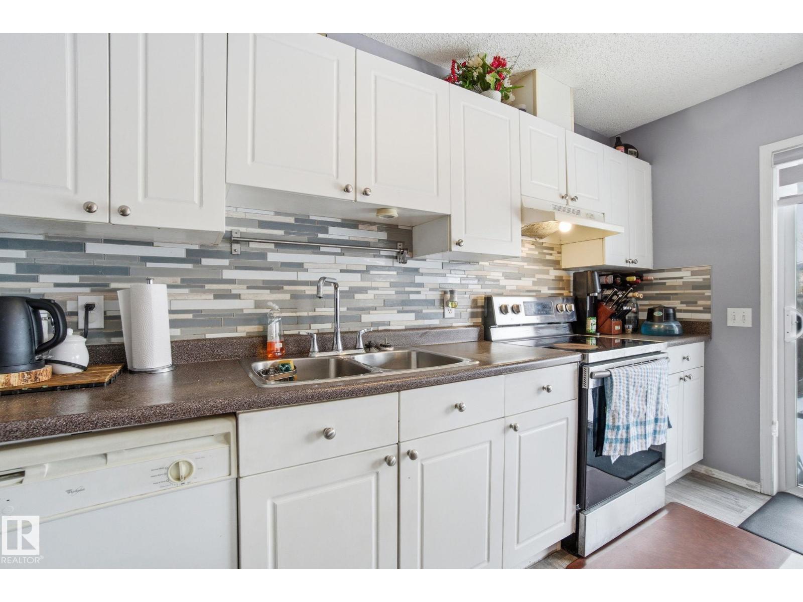 15736 141 ST NW, Edmonton