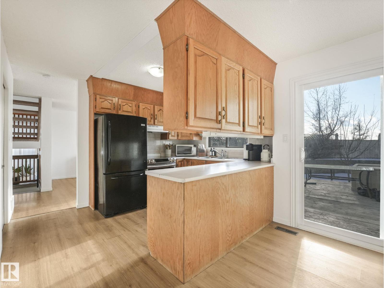 12219 25 AV NW, Edmonton