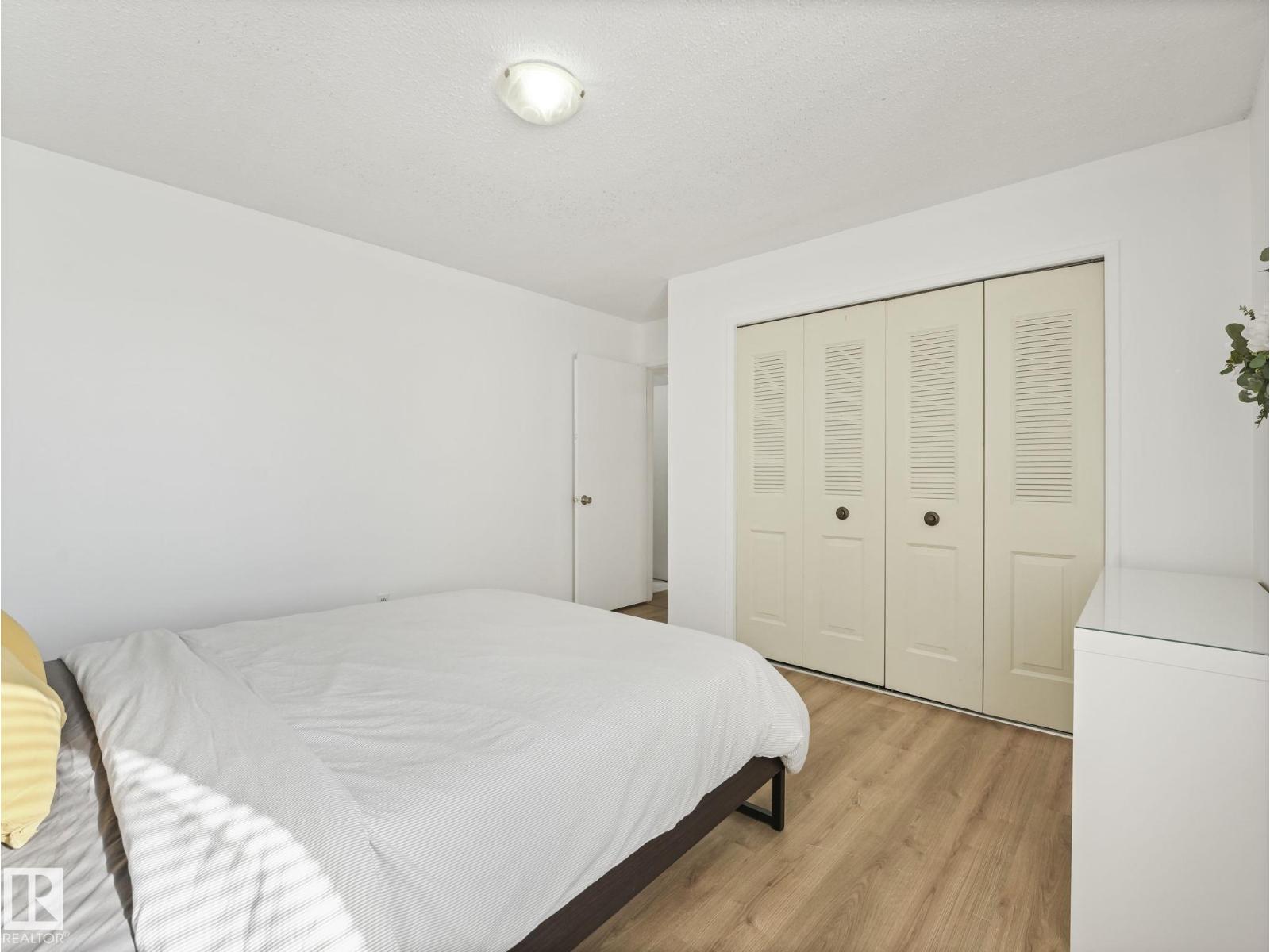 12219 25 AV NW, Edmonton