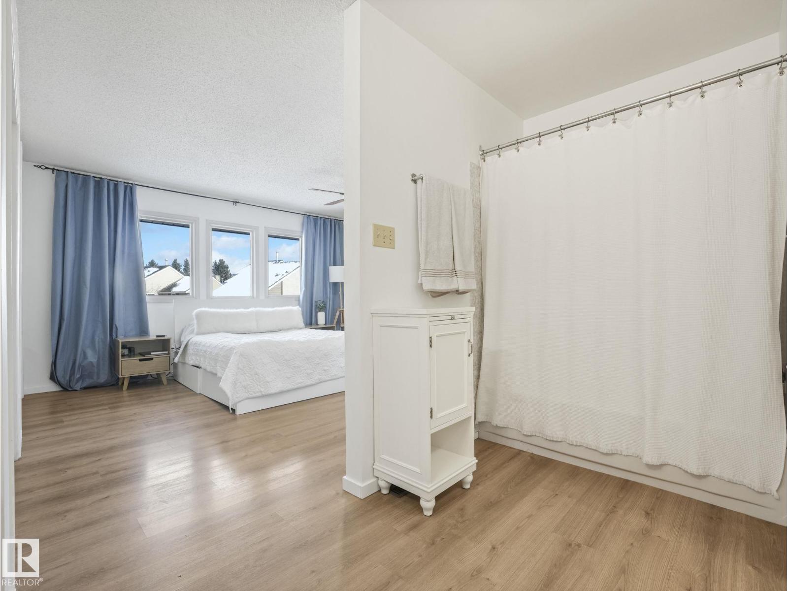 12219 25 AV NW, Edmonton