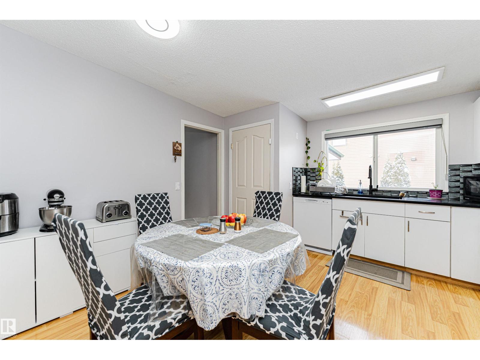 10412 39 AV NW, Edmonton