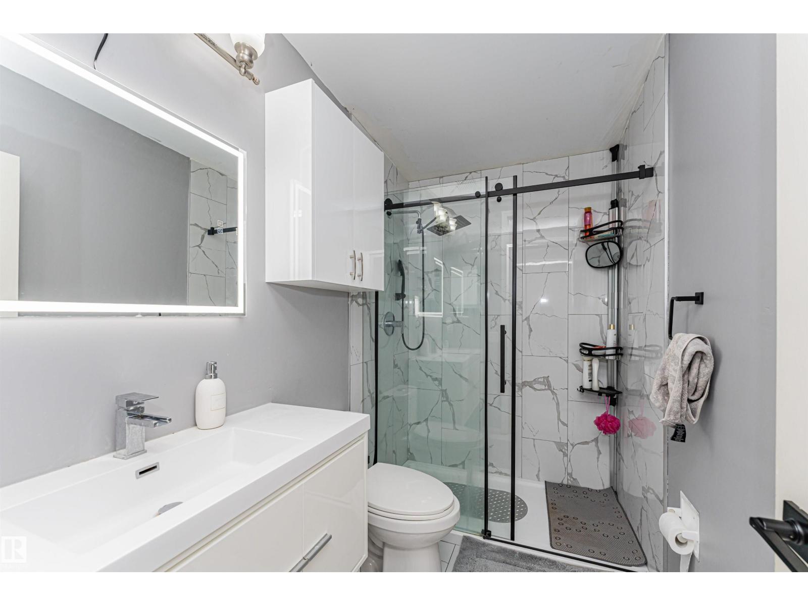 10412 39 AV NW, Edmonton