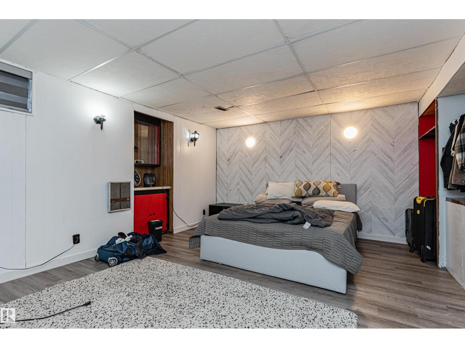 10412 39 AV NW, Edmonton