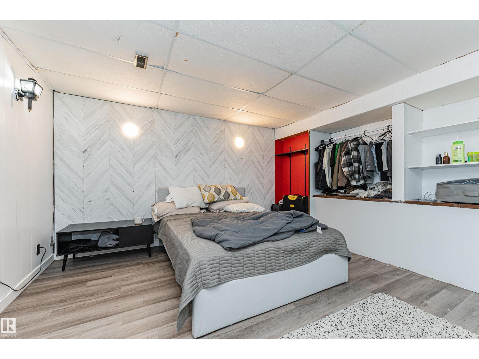 10412 39 AV NW, Edmonton