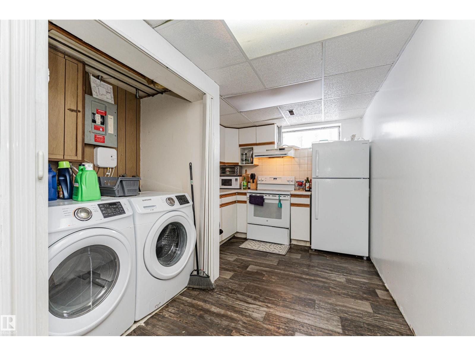 10412 39 AV NW, Edmonton